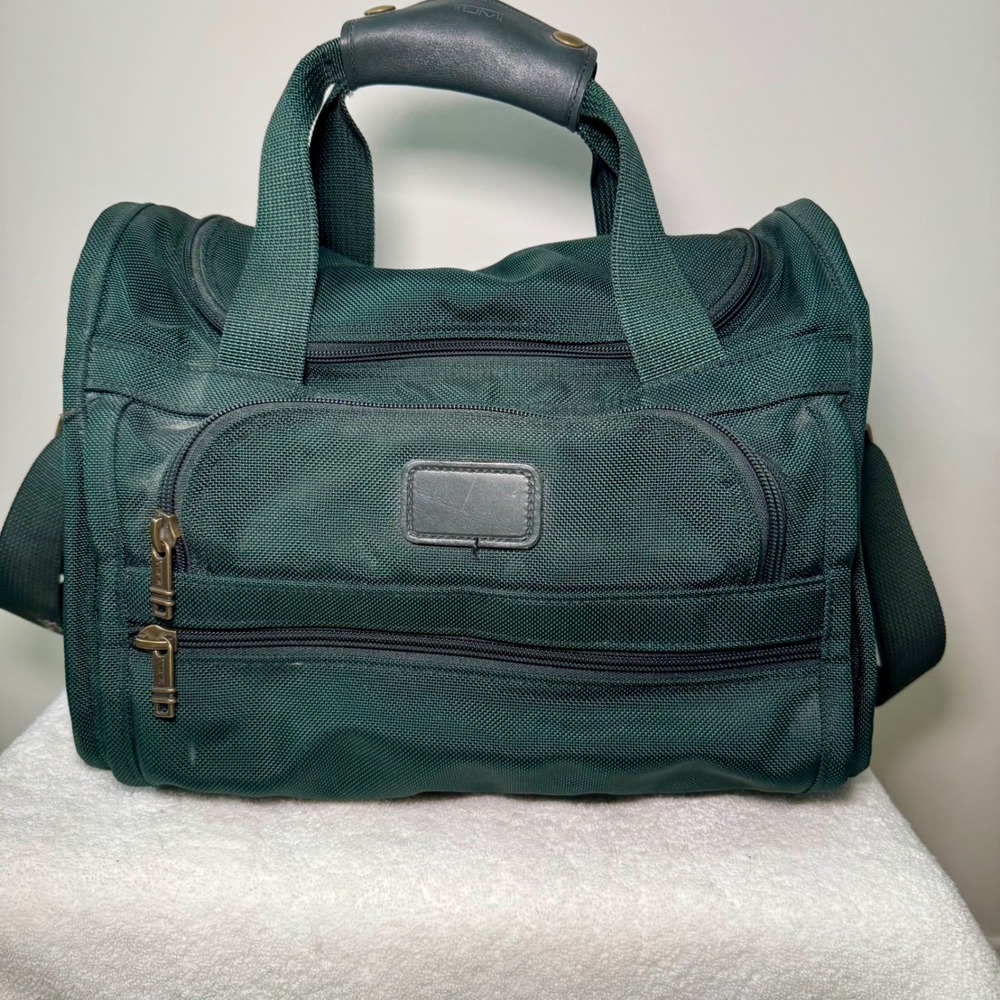 Tumi Alpha Ballistic Nylon Duffel Bag Forest Green Travel Weekender Satchel
